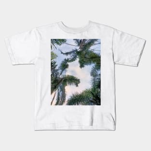 palm trees blue sky Kids T-Shirt